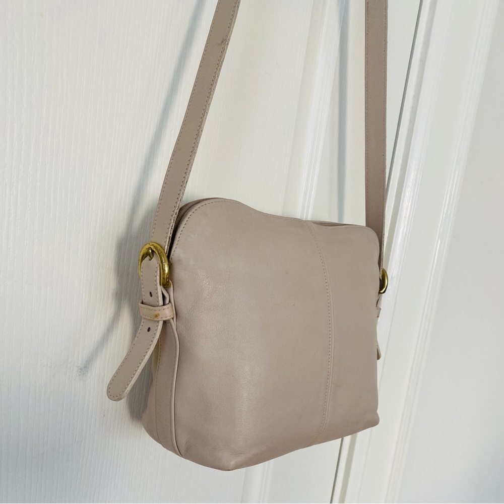Coach Vintage 1980s Cream Bone Color Leather Crossbody Bag 0592-358 - Picture 7 of 12